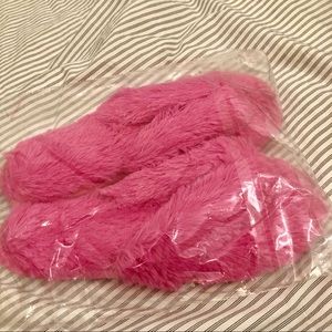 NEW Fuzzy Hot Pink Flip Flop Slippers
